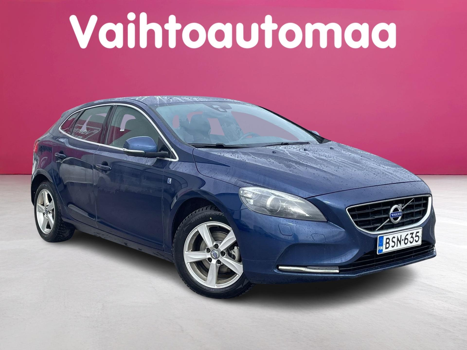 VOLVO V40 2015