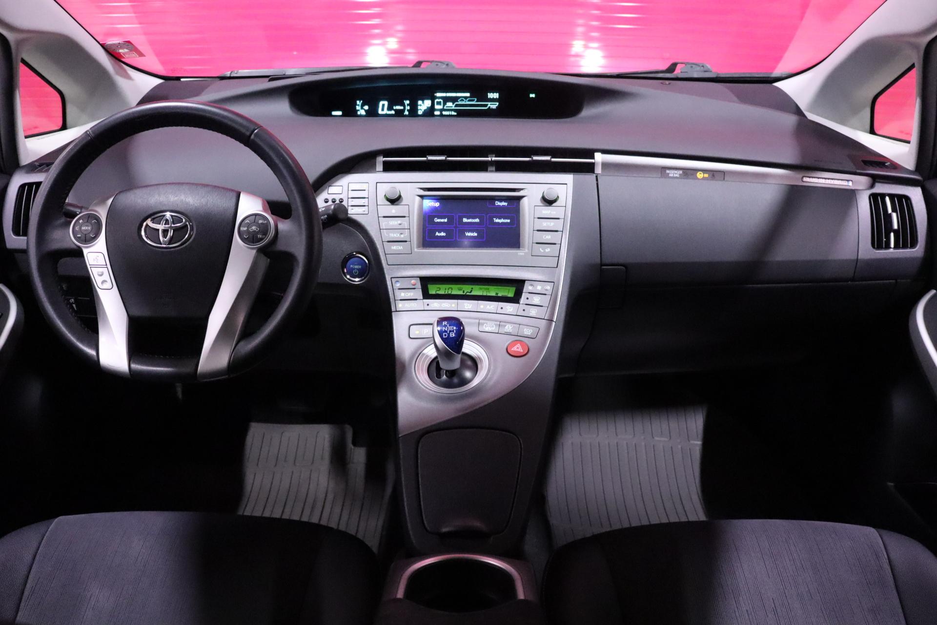 TOYOTA Prius 2015
