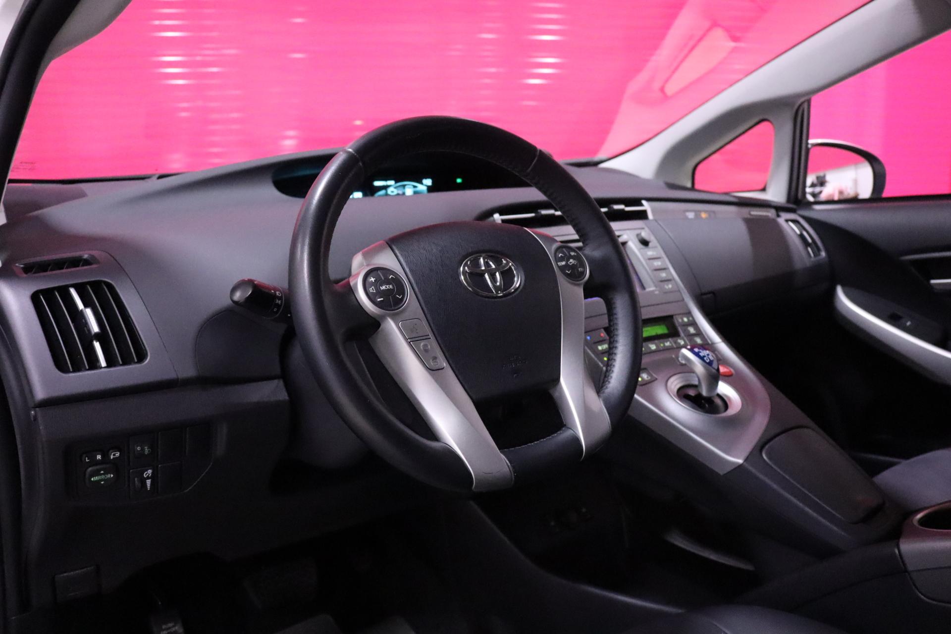 TOYOTA Prius 2015