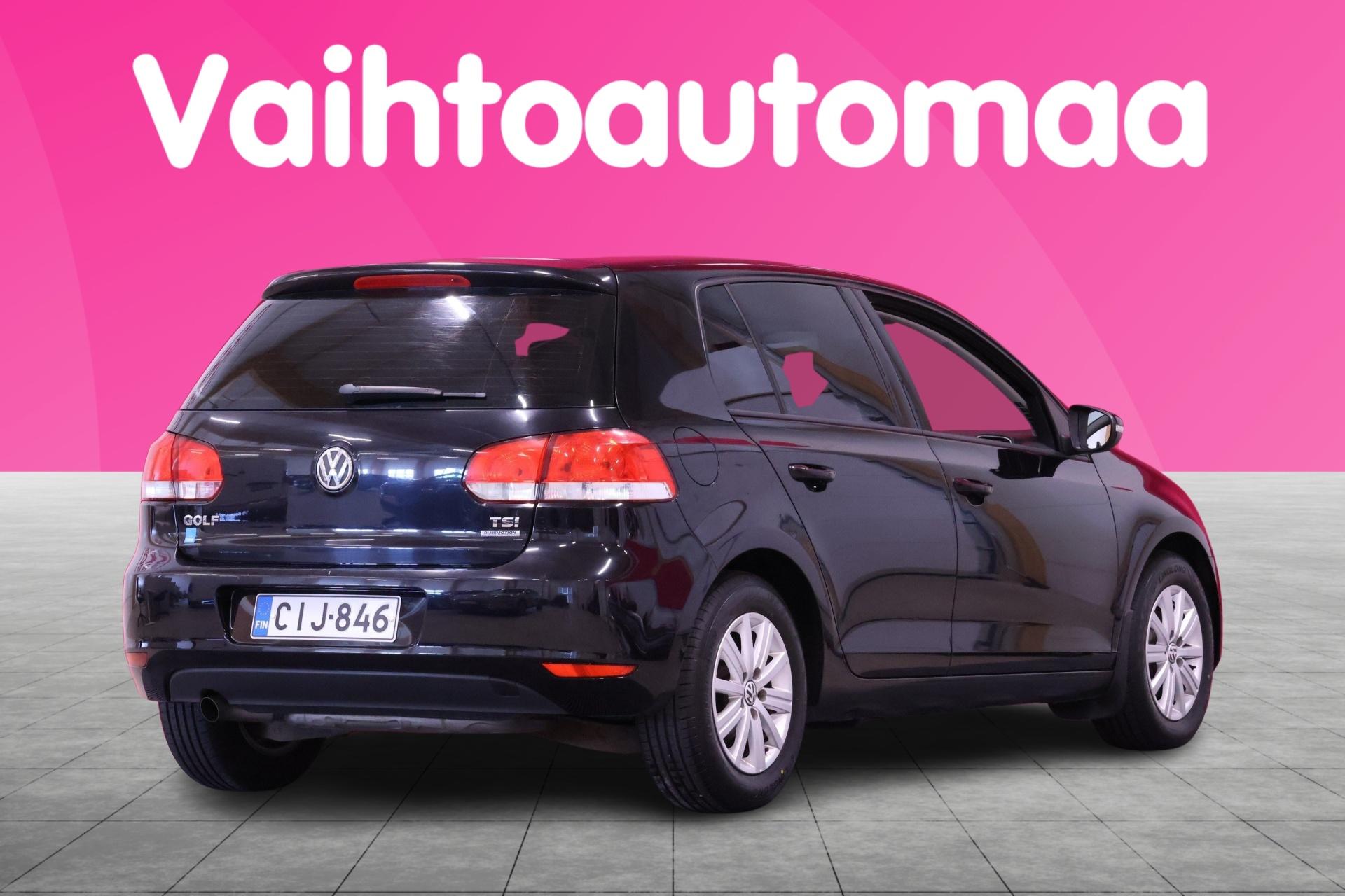 VOLKSWAGEN Golf 2012