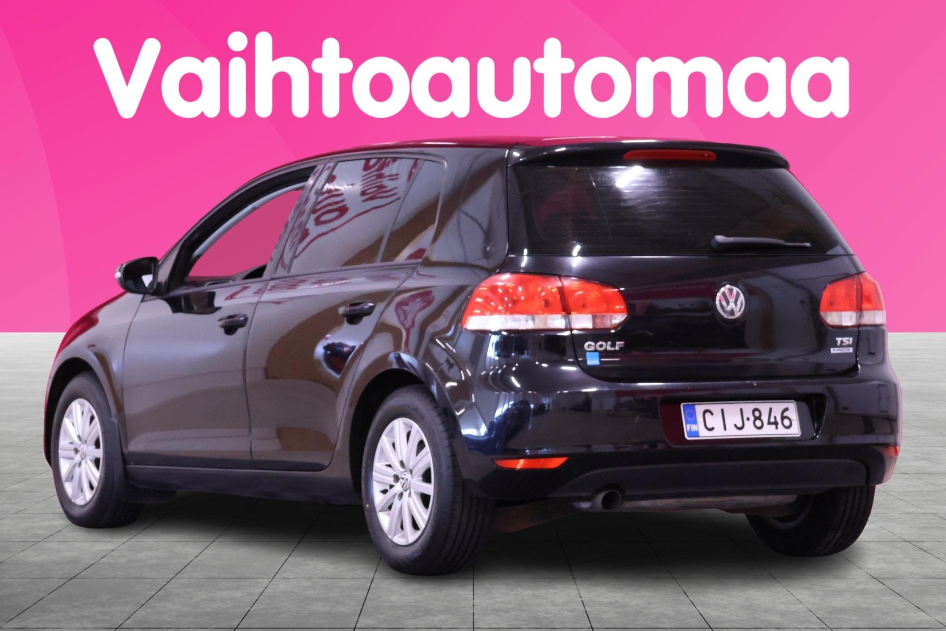 VOLKSWAGEN Golf 2012