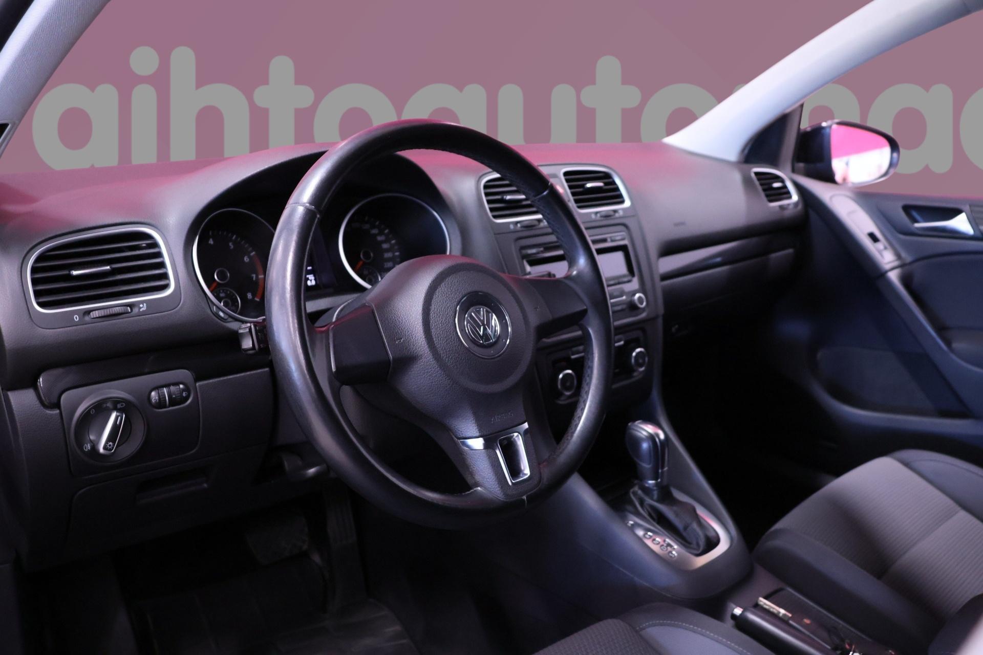 VOLKSWAGEN Golf 2012