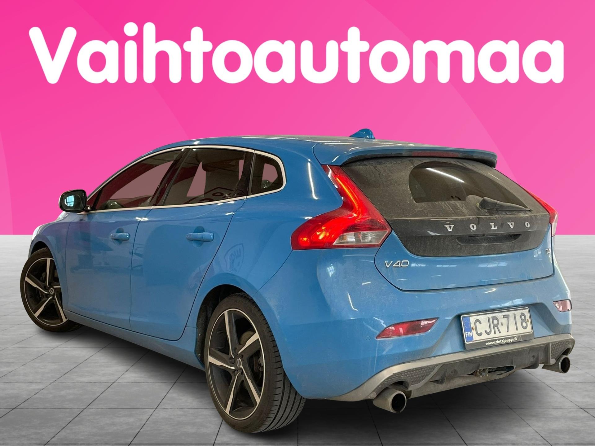 VOLVO V40 2015