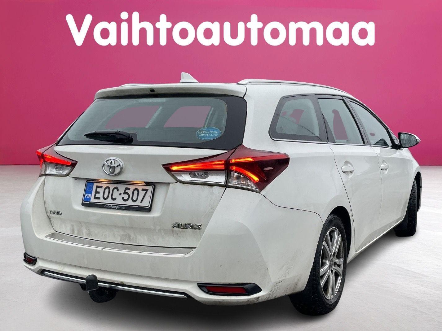 TOYOTA Auris 2016