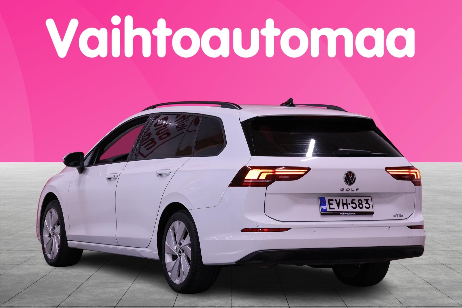 VOLKSWAGEN Golf 2024