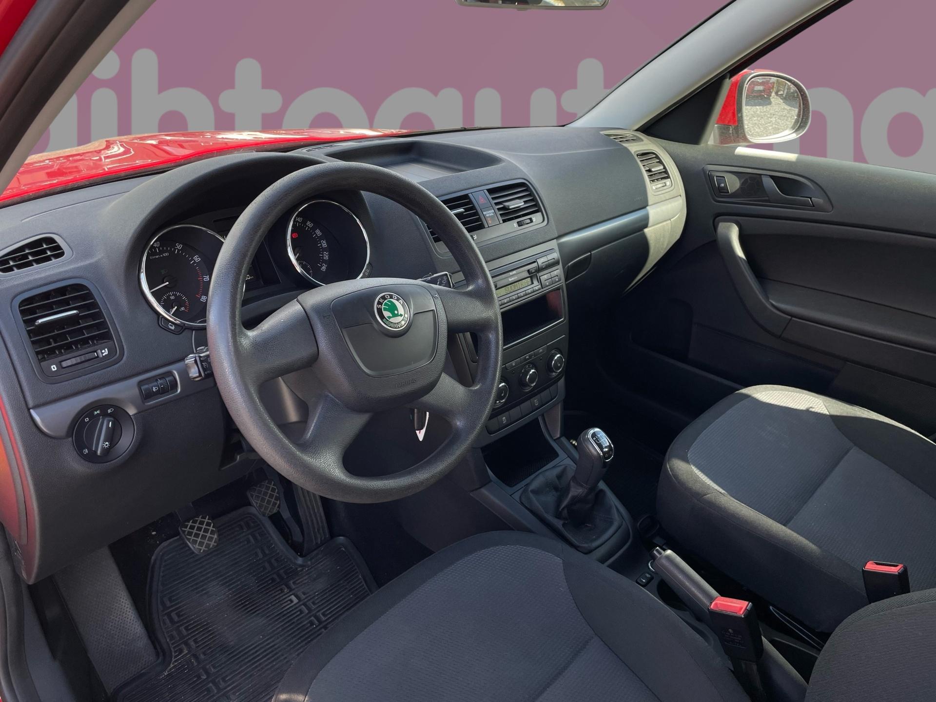 SKODA Yeti 2011