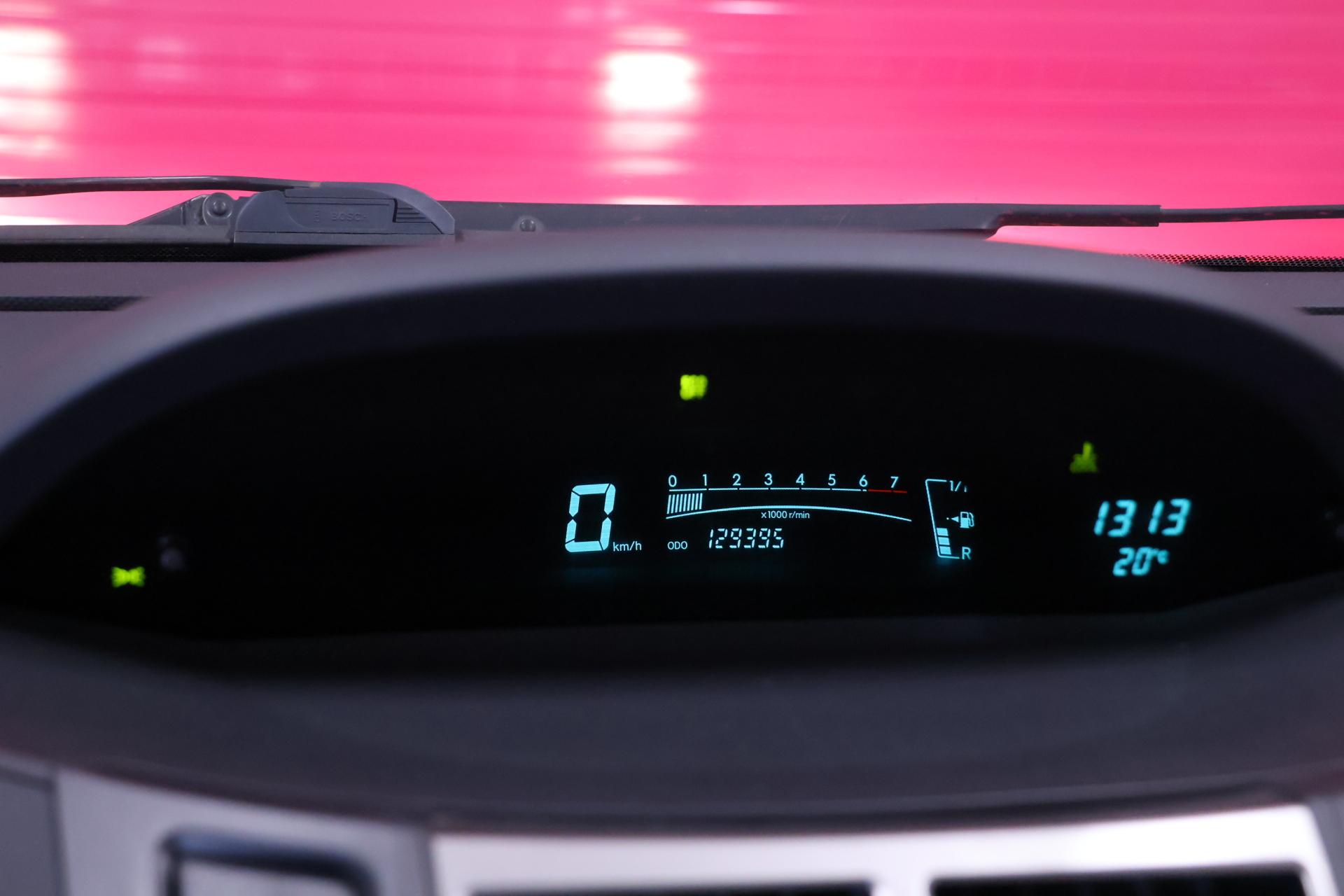TOYOTA Yaris 12