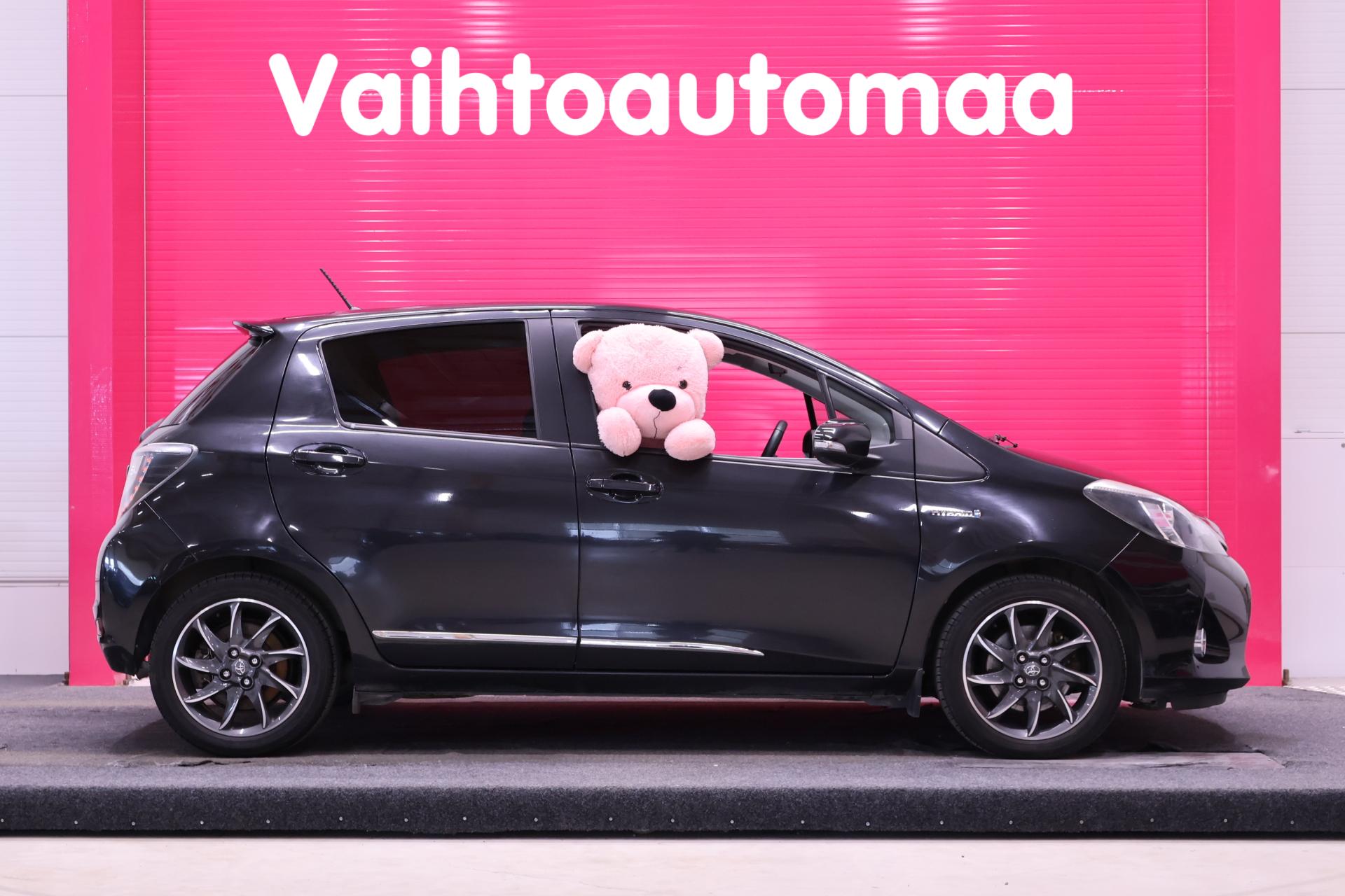 TOYOTA Yaris 2013