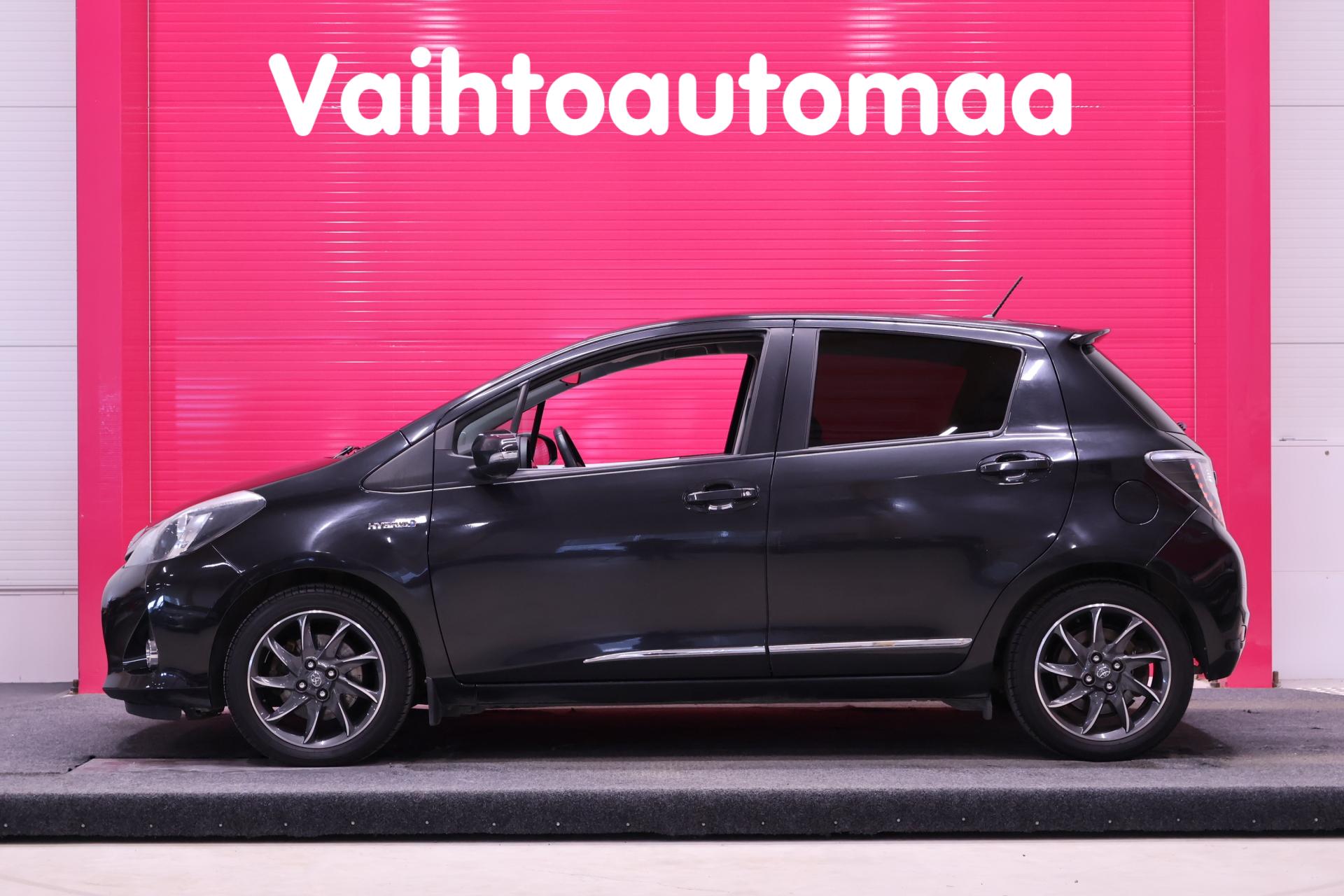 TOYOTA Yaris 2013