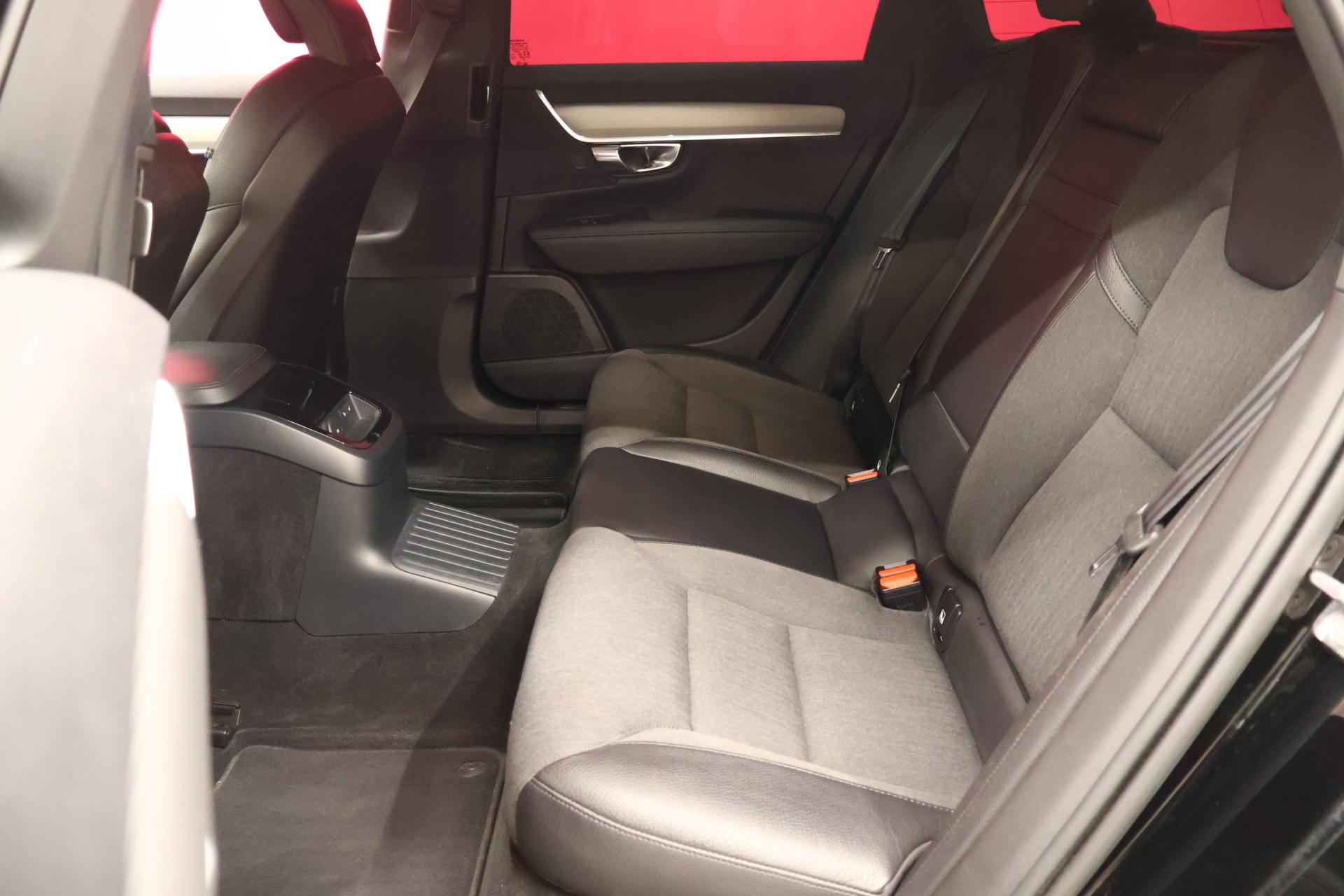 VOLVO V90 2021