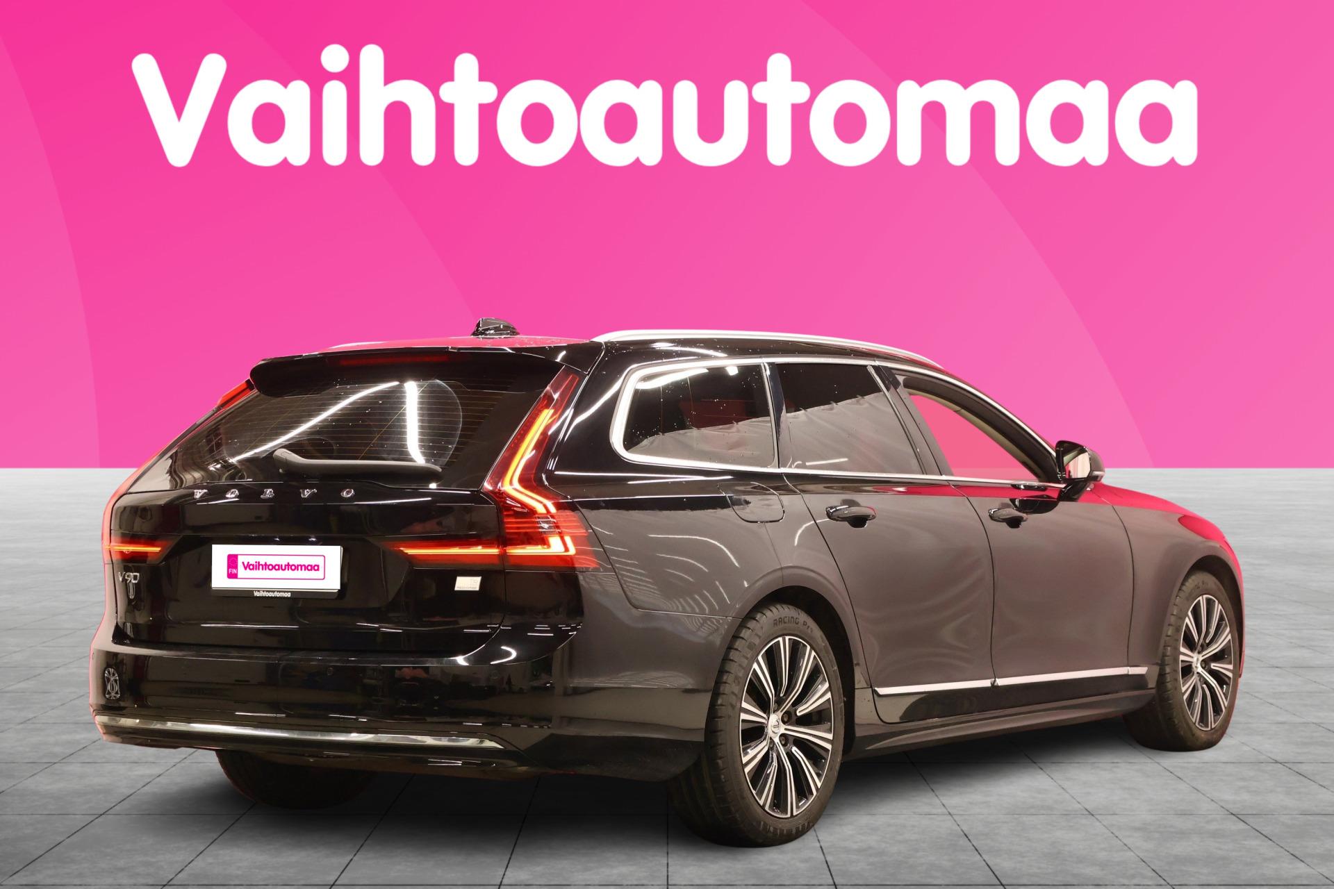 VOLVO V90 2021