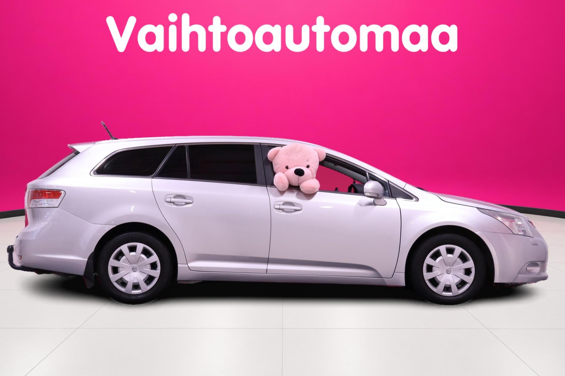 TOYOTA Avensis 2