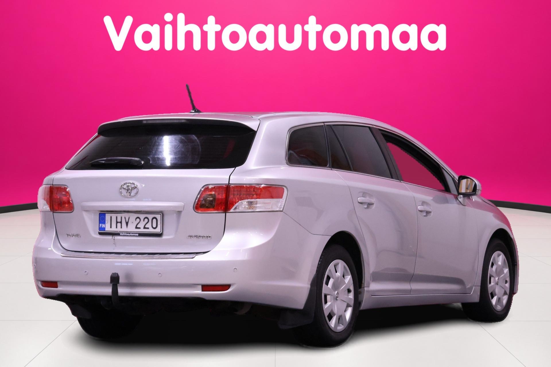 TOYOTA Avensis 3
