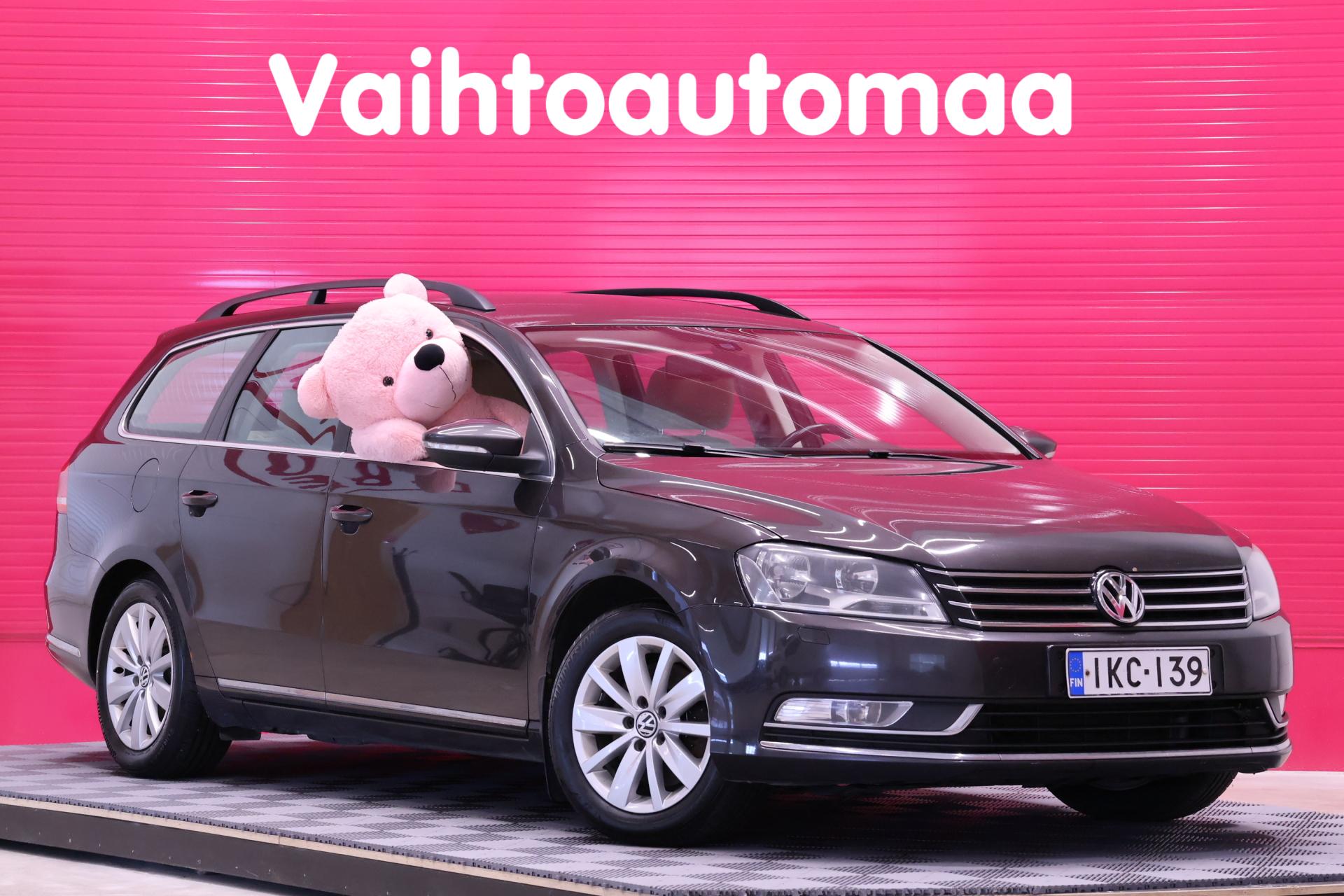 VOLKSWAGEN Passat 2011