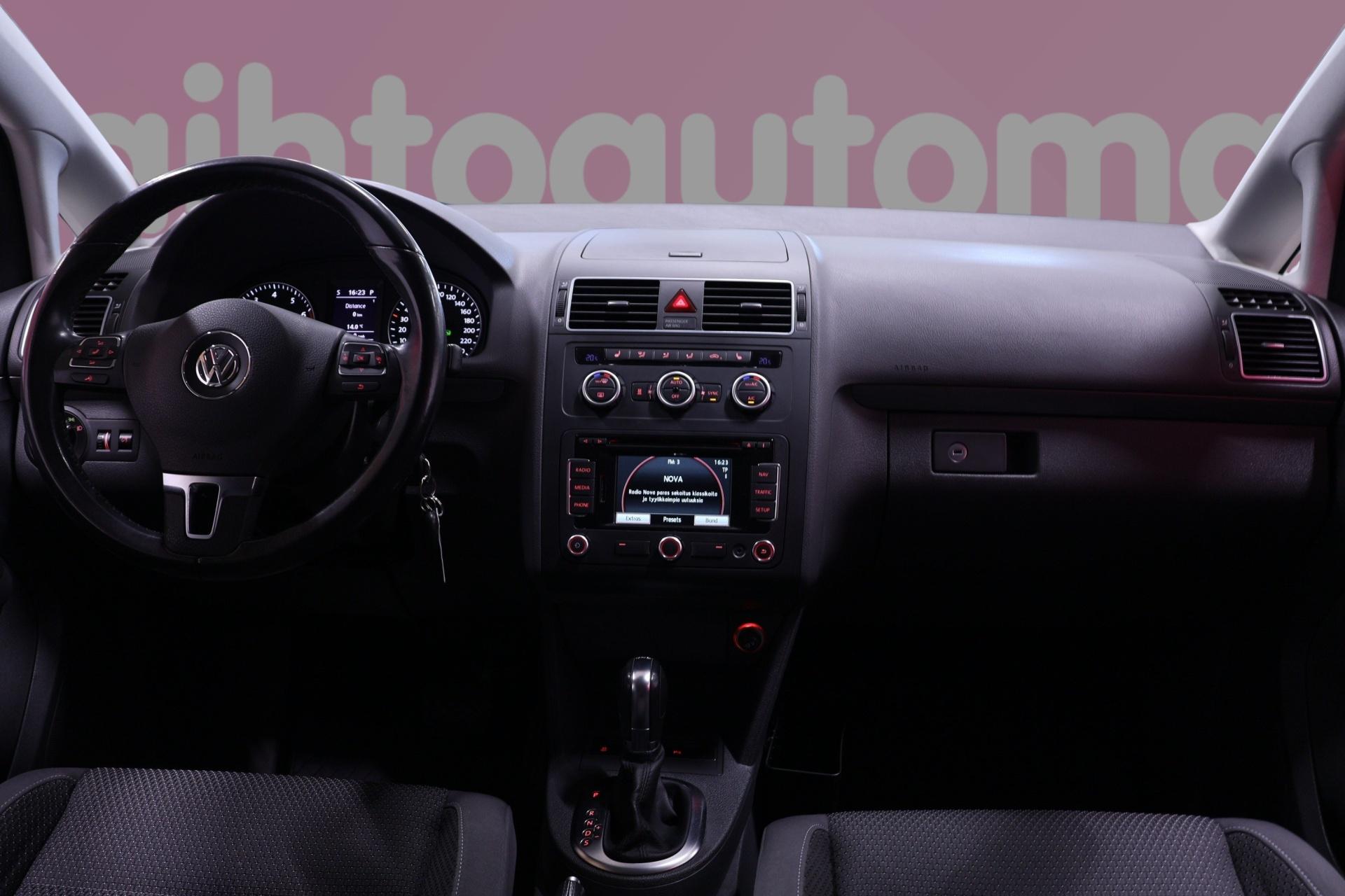 VOLKSWAGEN Touran 2014