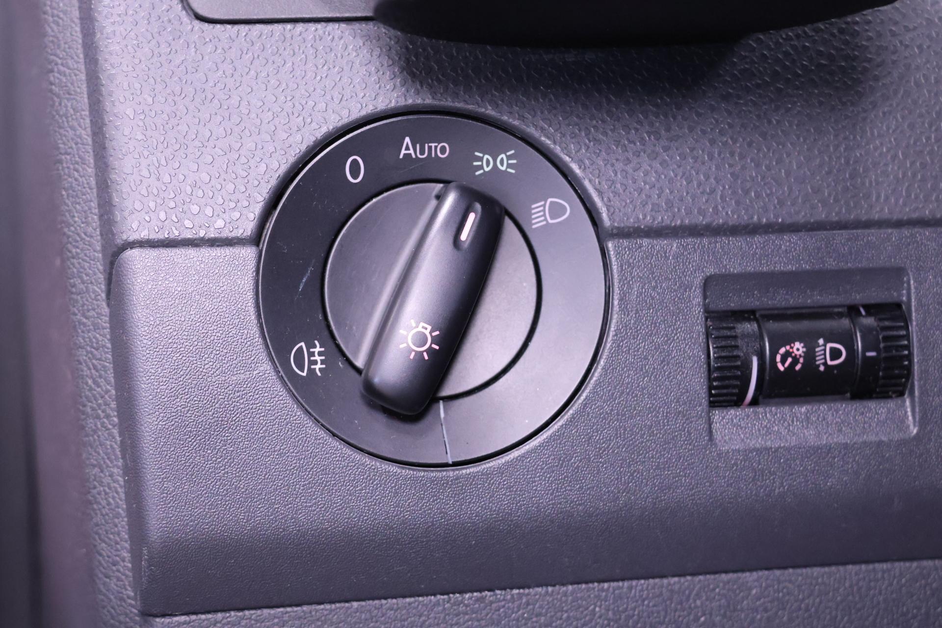VOLKSWAGEN Caravelle 14
