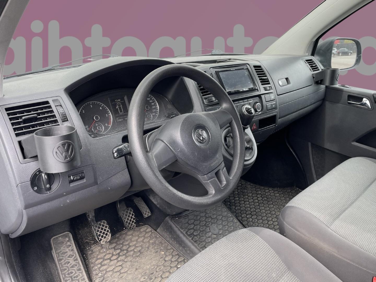 VOLKSWAGEN Caravelle 2011