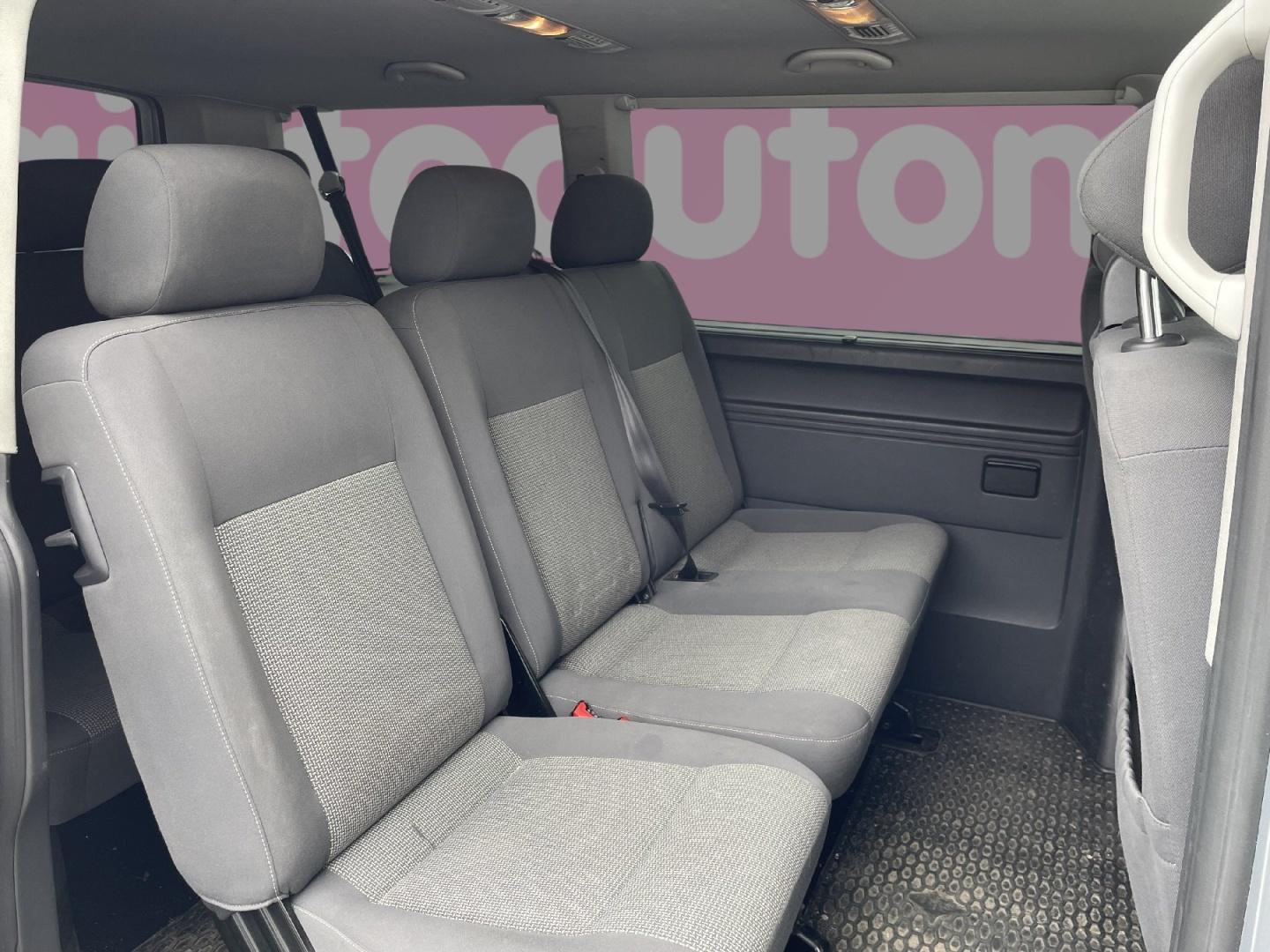 VOLKSWAGEN Caravelle 2011