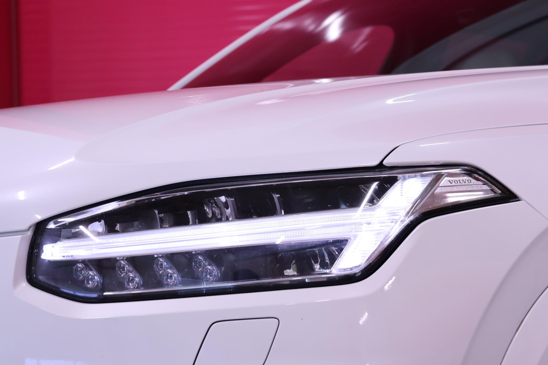 VOLVO XC90 8