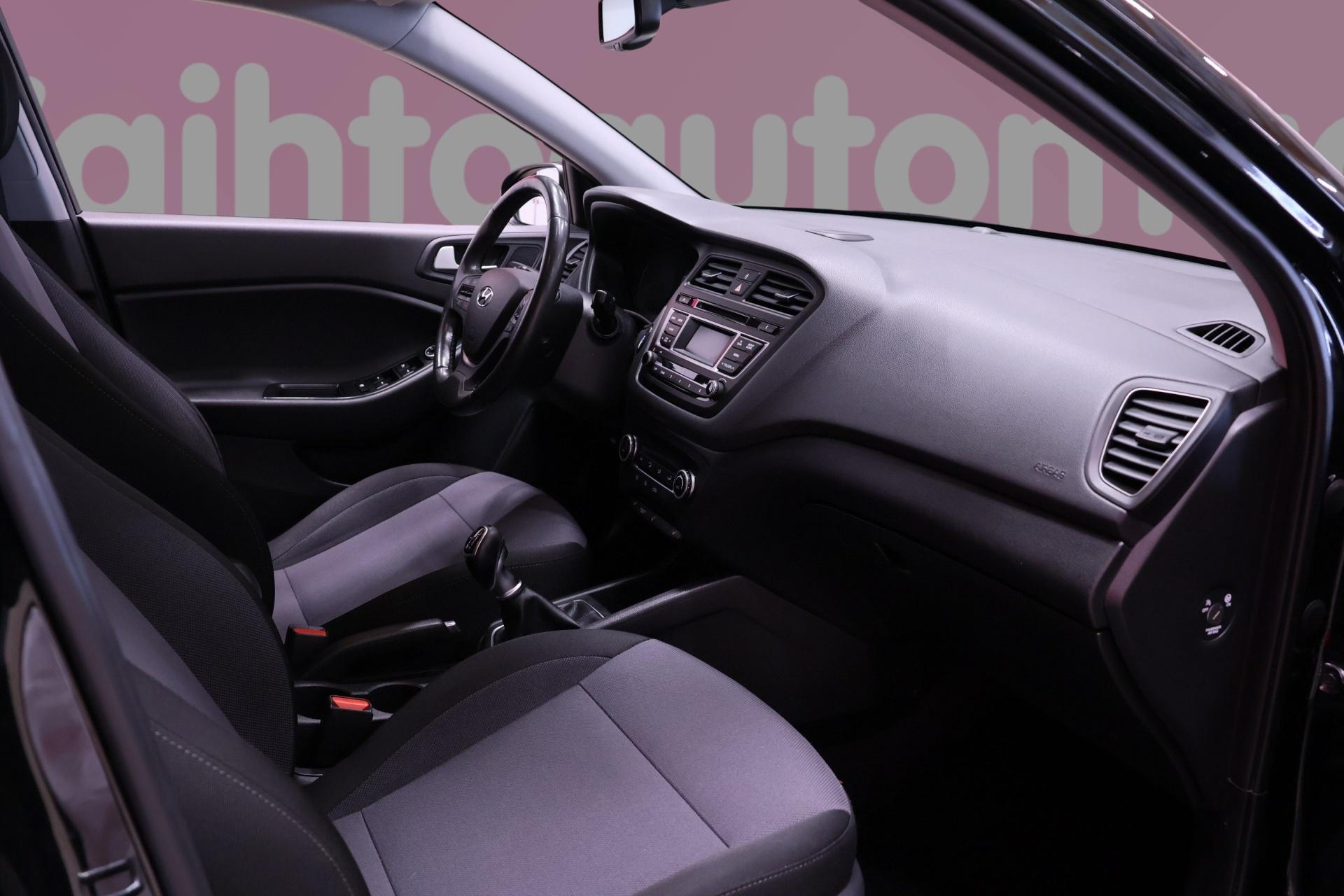 HYUNDAI i20 2017