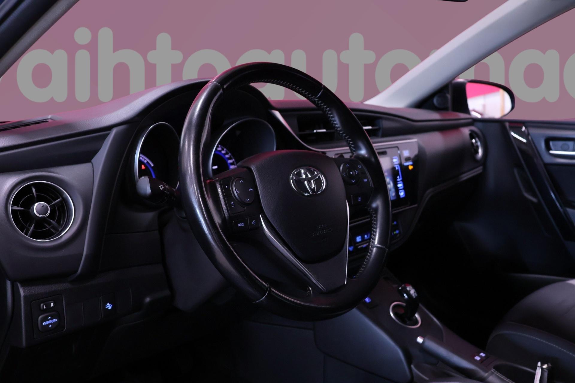 TOYOTA Auris 10