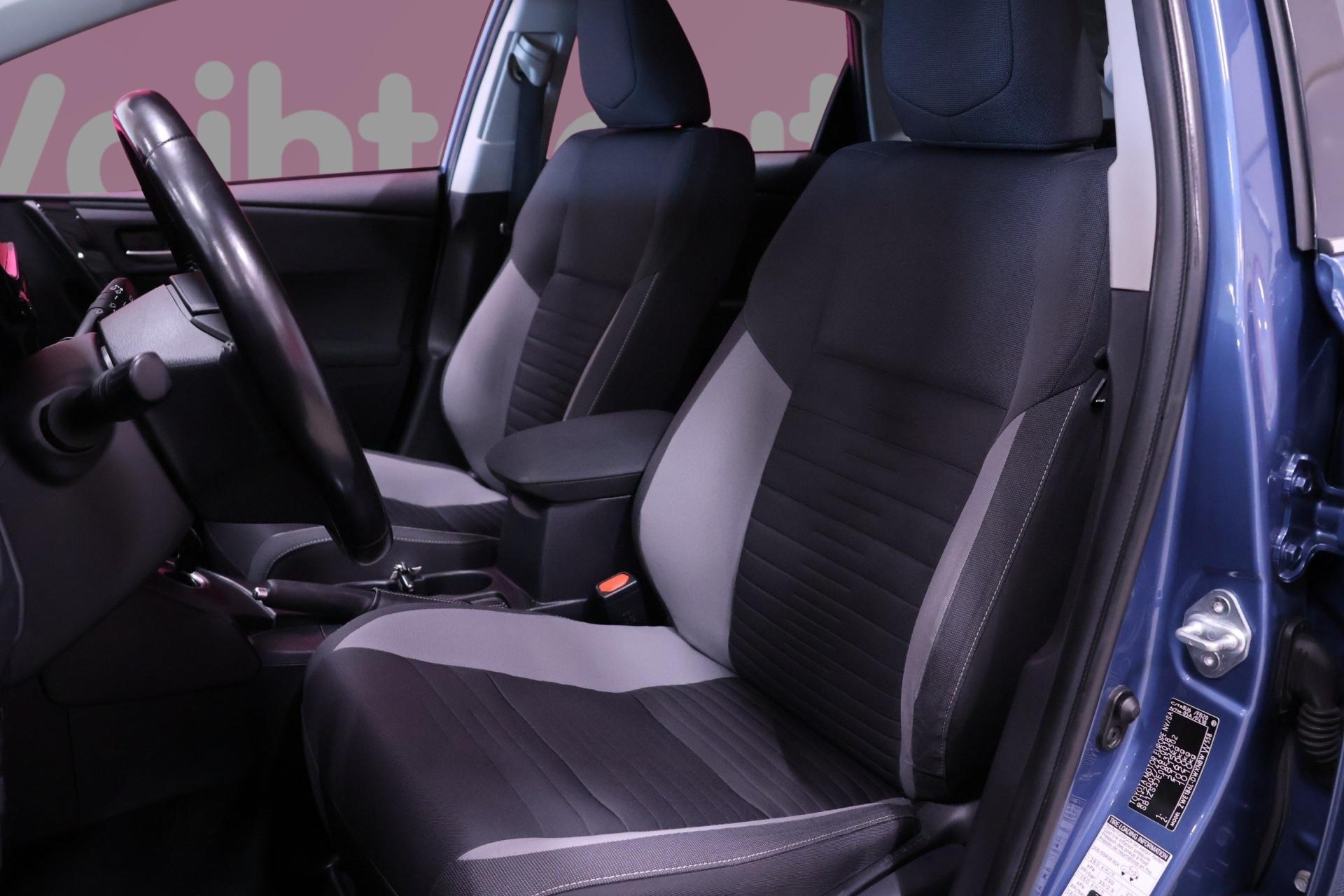 TOYOTA Auris 11