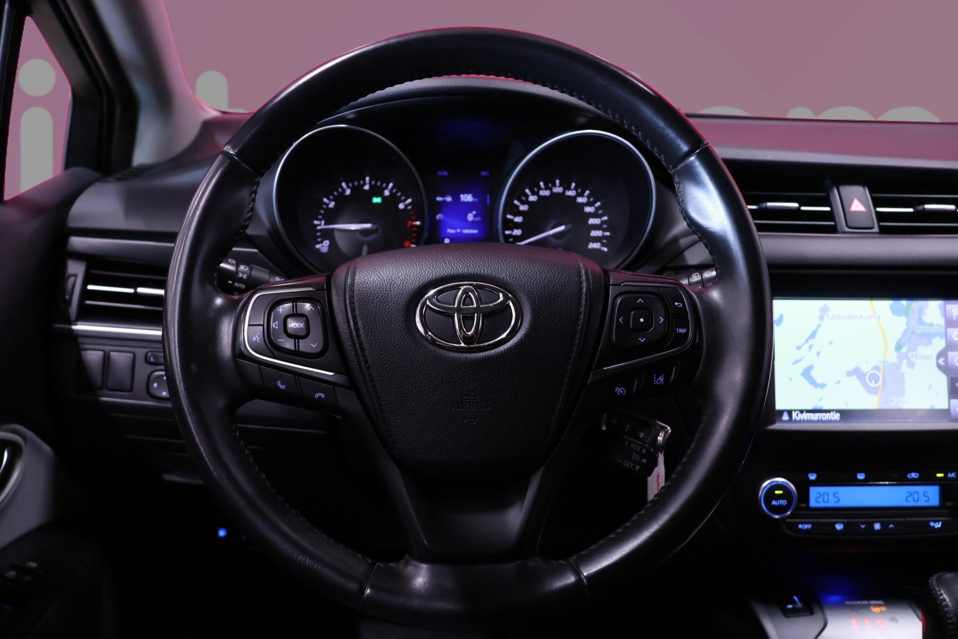 TOYOTA Avensis 2016