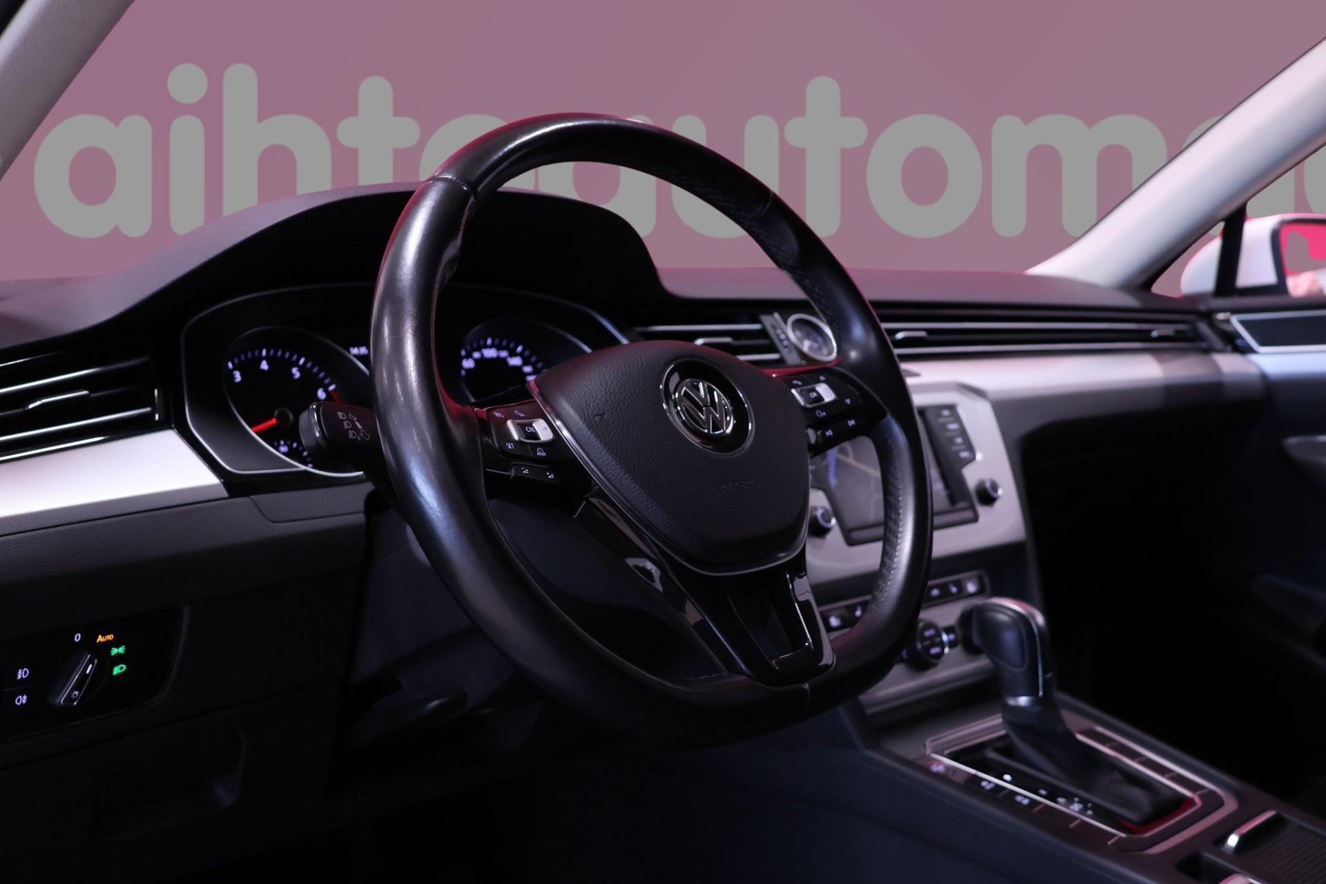 VOLKSWAGEN Passat 11