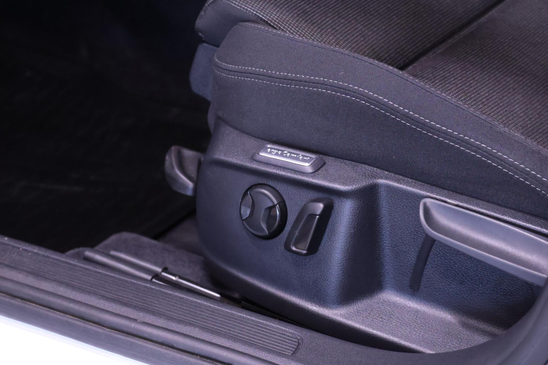 VOLKSWAGEN Passat 15