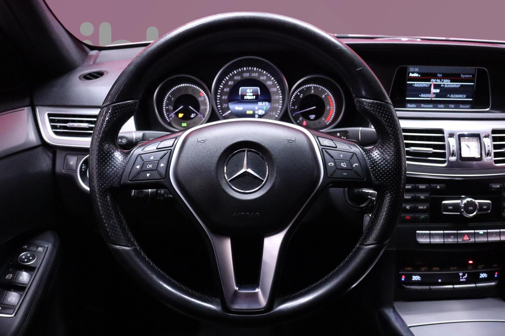 MERCEDES-BENZ E 13