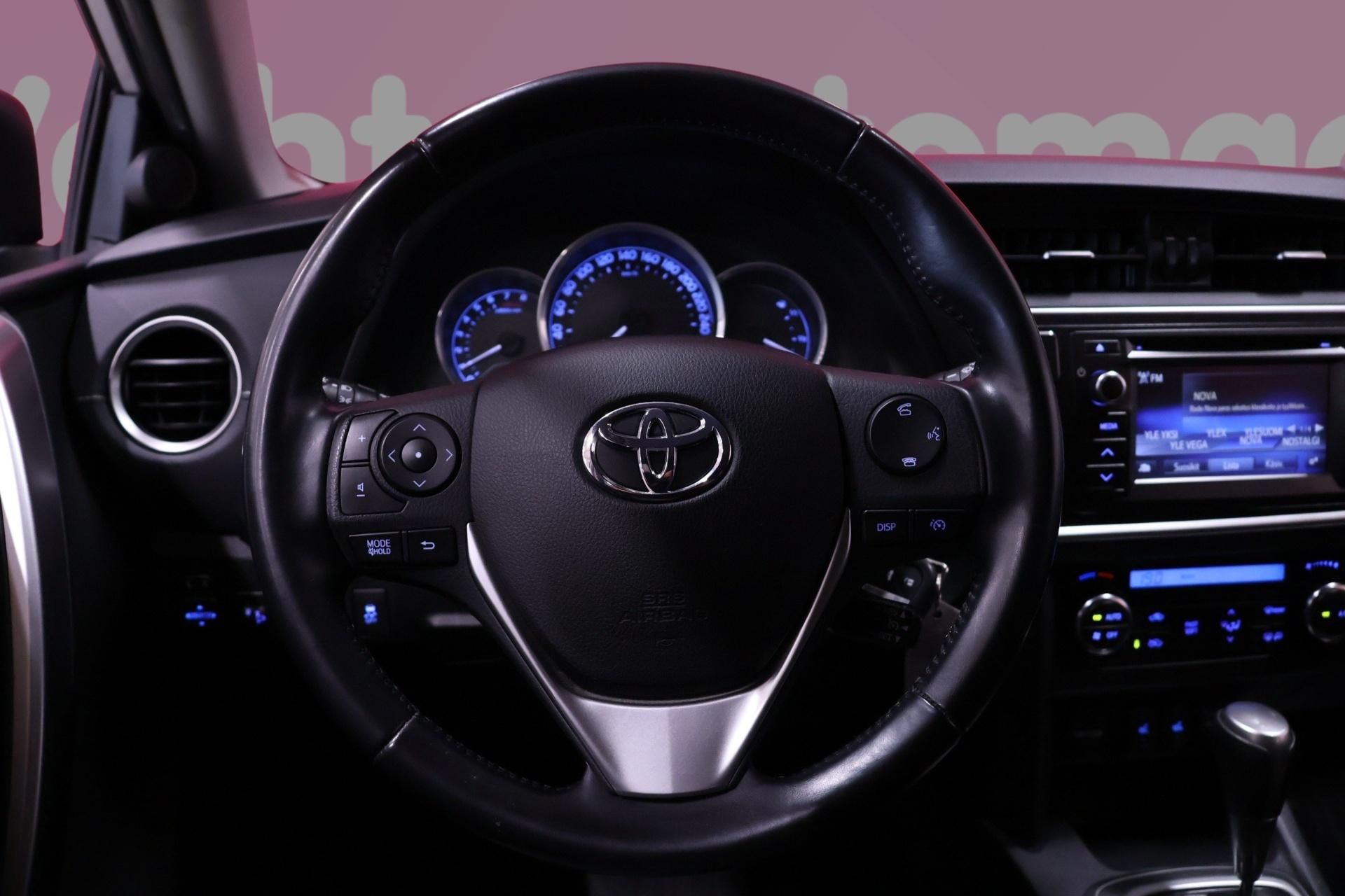TOYOTA Auris 14