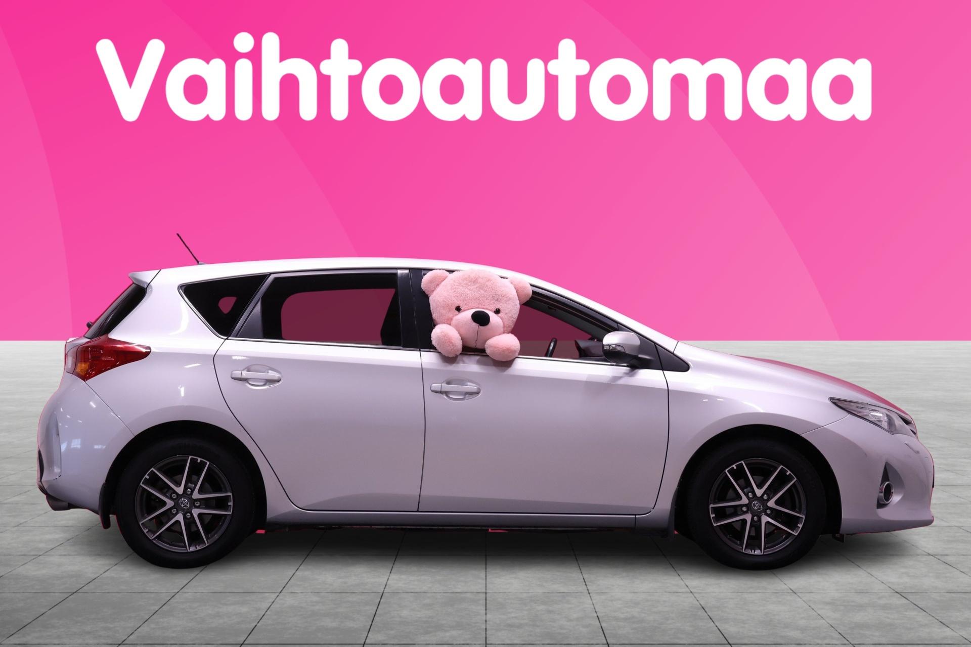 TOYOTA Auris 2