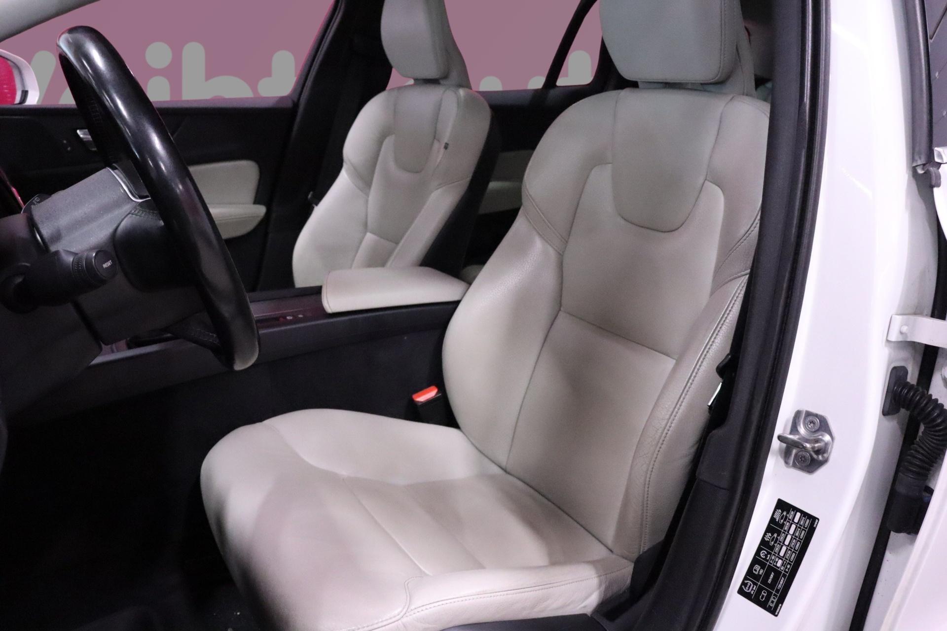 VOLVO V60 11
