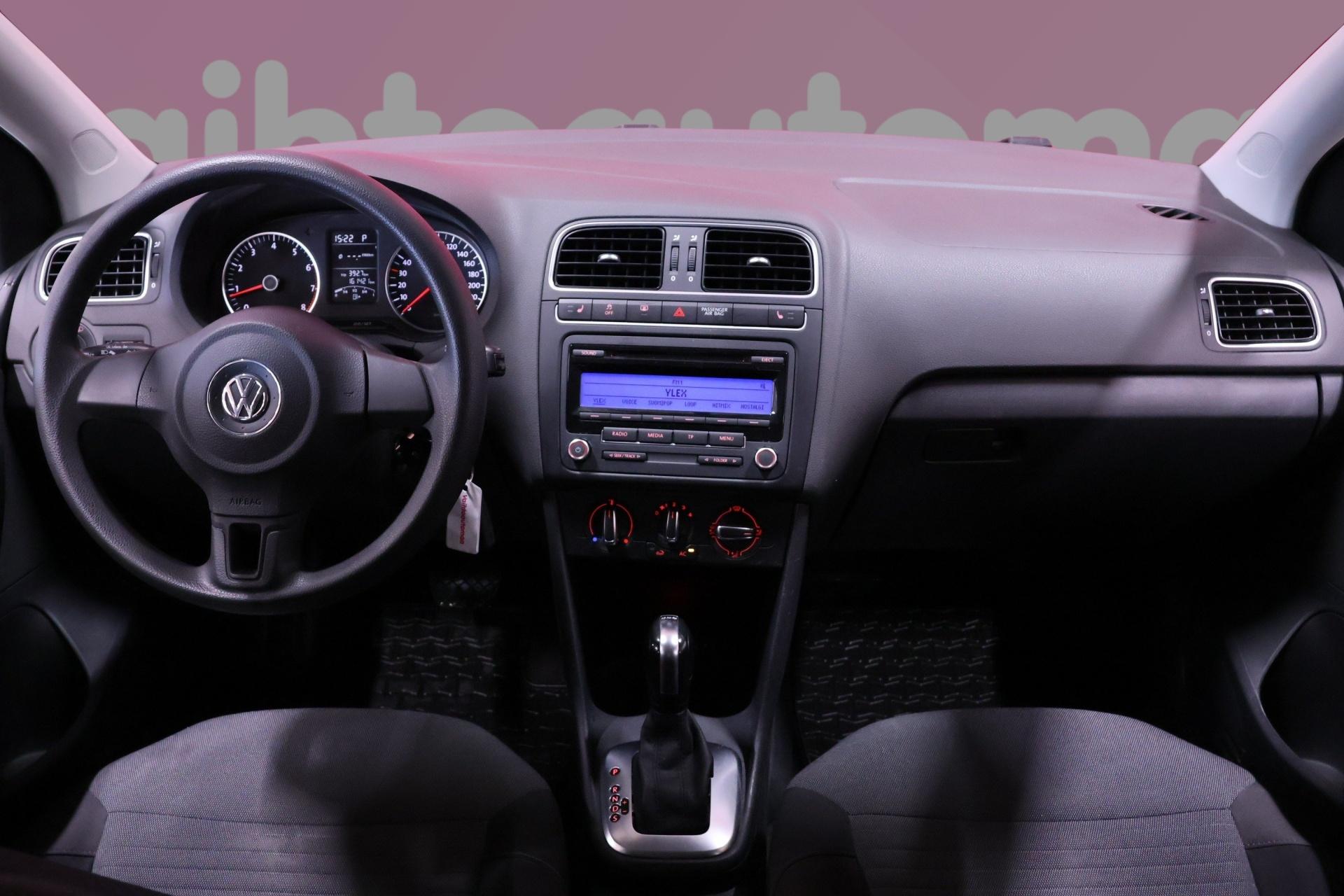 VOLKSWAGEN Polo 2011