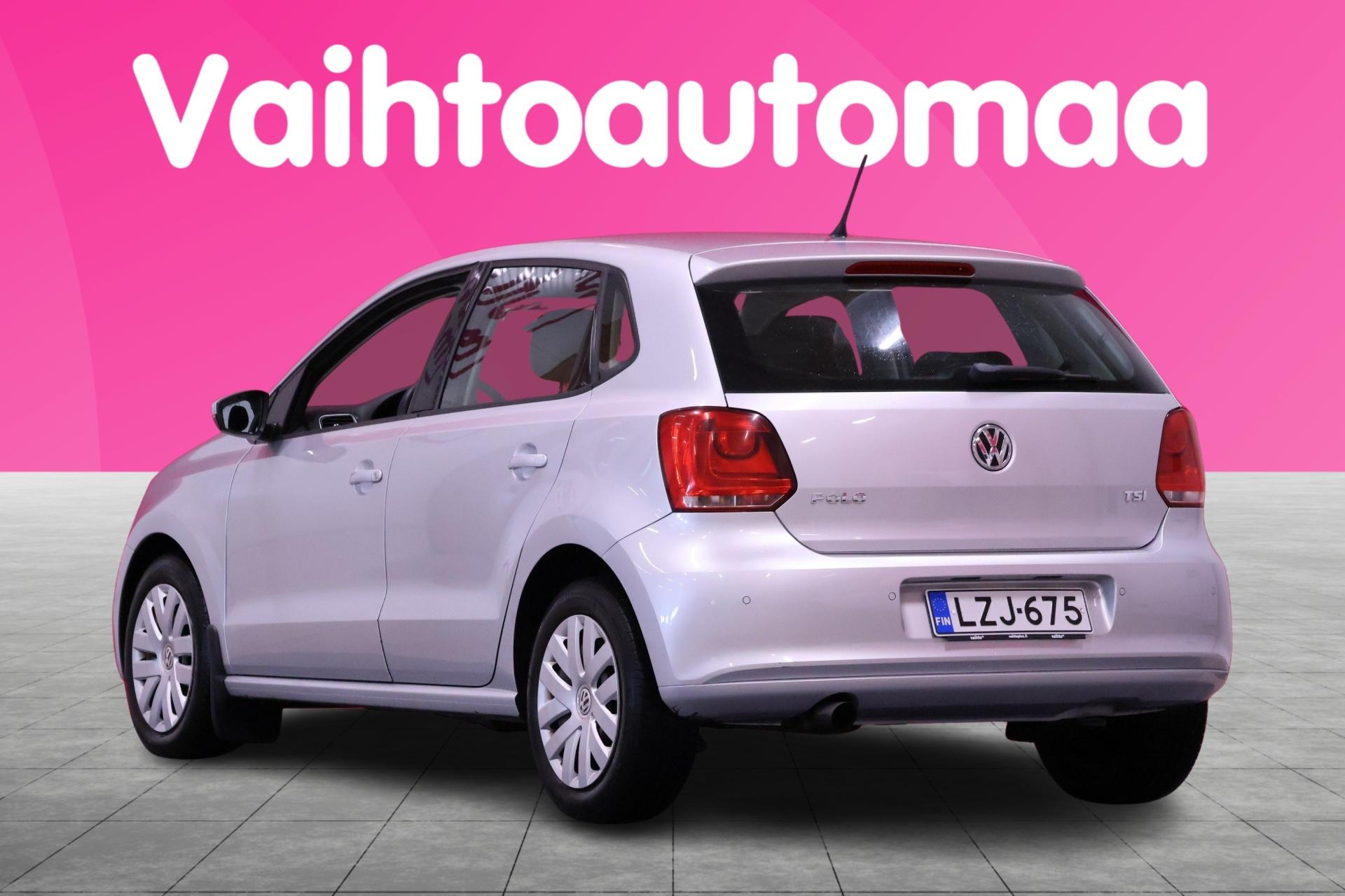 VOLKSWAGEN Polo 2011