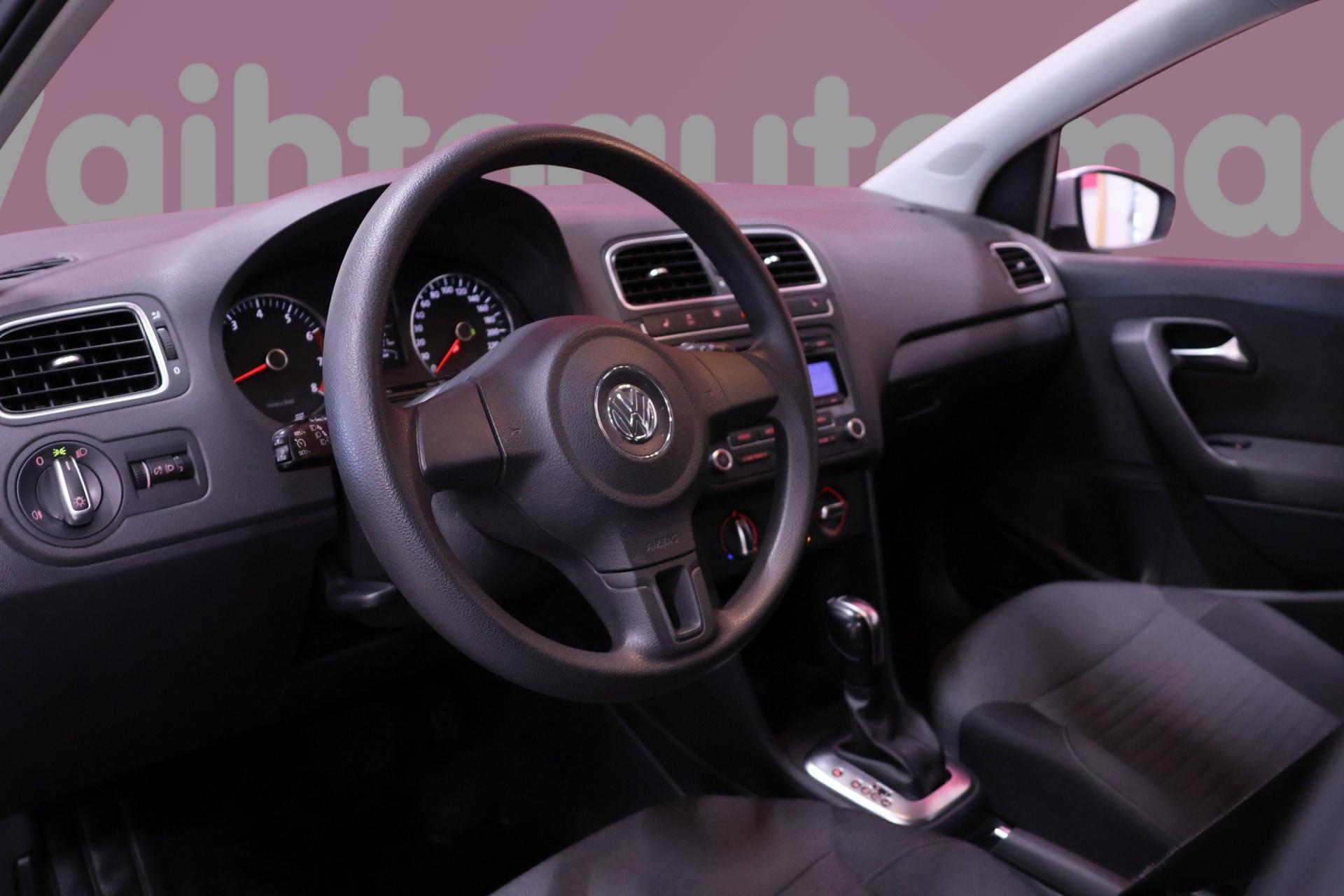 VOLKSWAGEN Polo 2011
