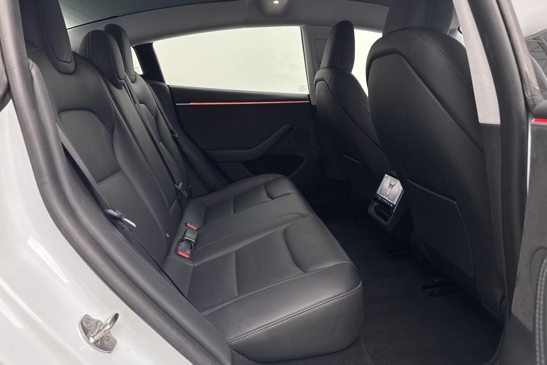 TESLA Model 3 2024