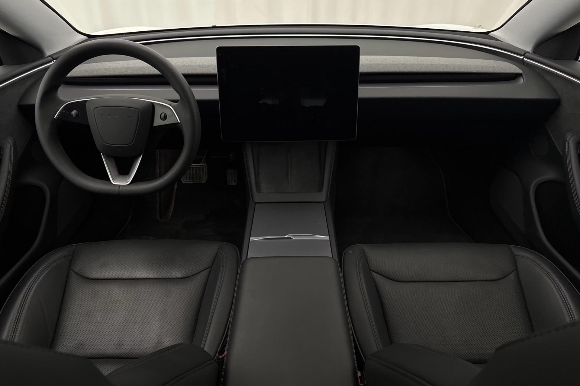 TESLA Model 3 2024