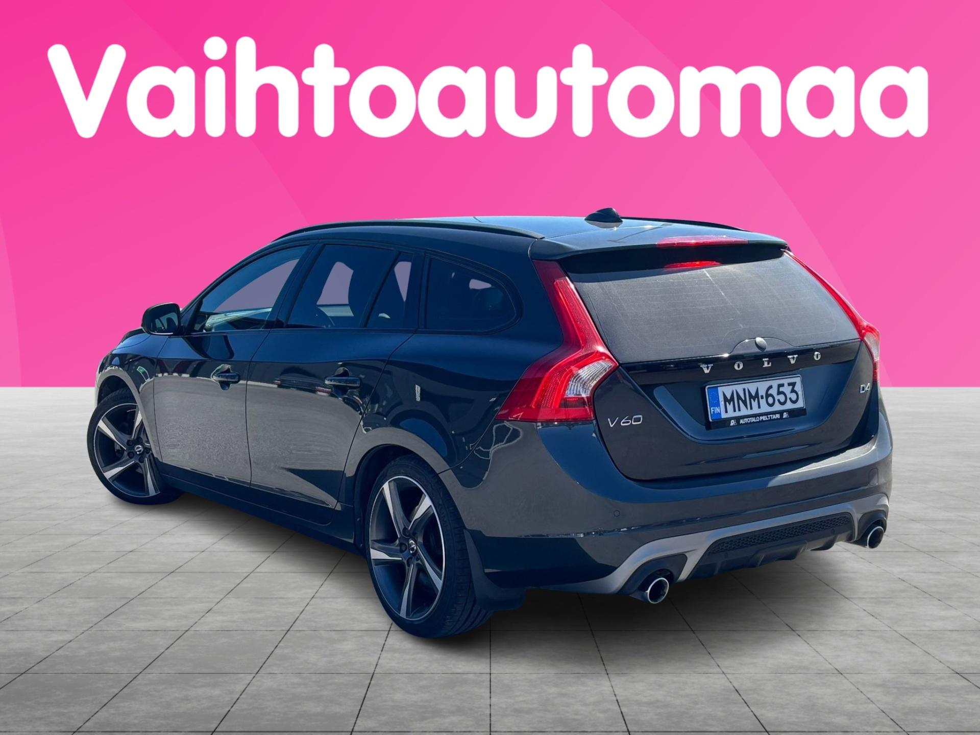 VOLVO V60 2015
