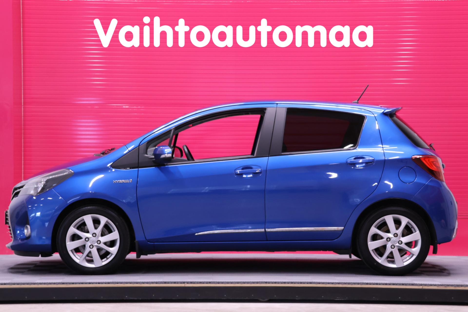 TOYOTA Yaris 2015