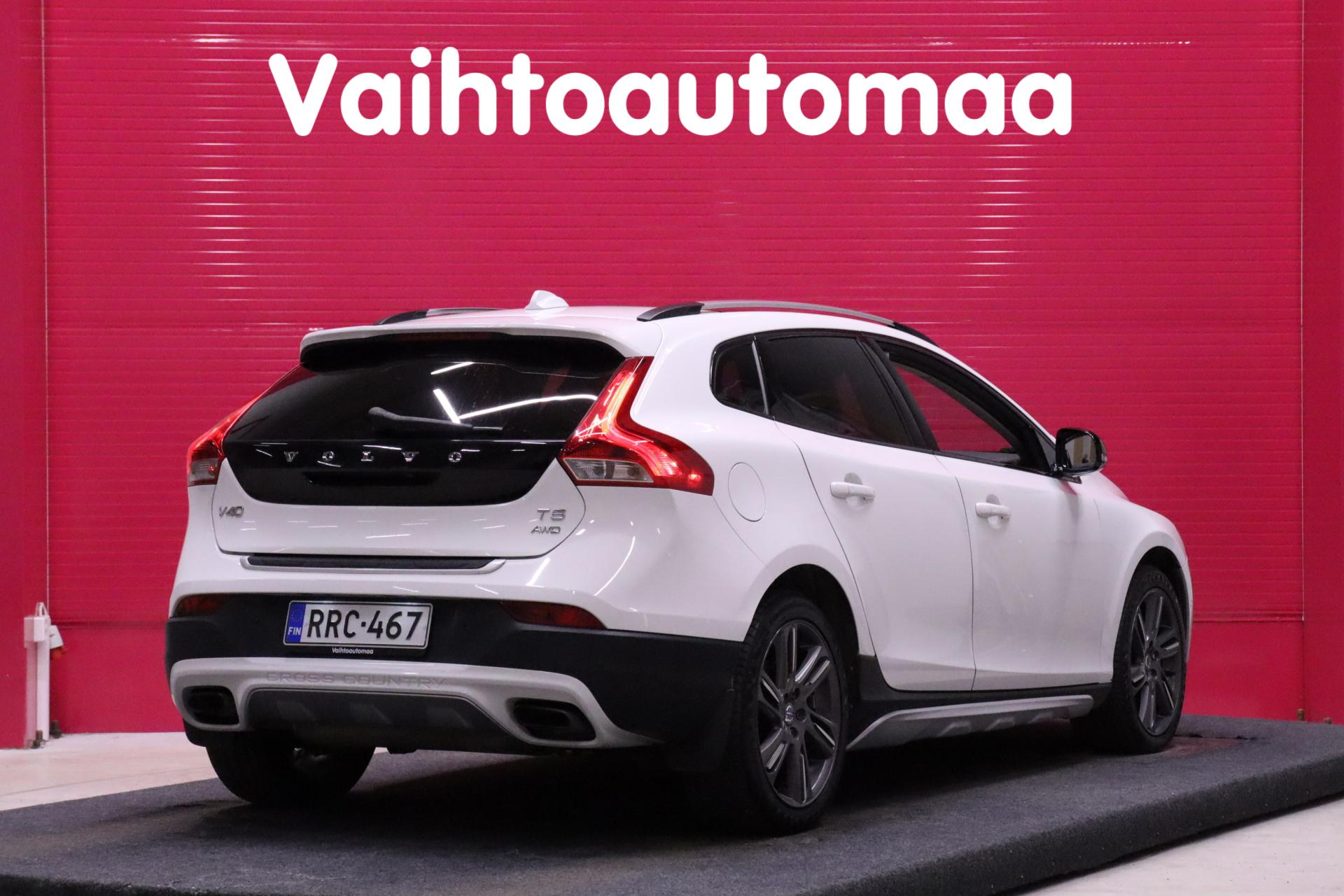 VOLVO V40 Cross Country 2013