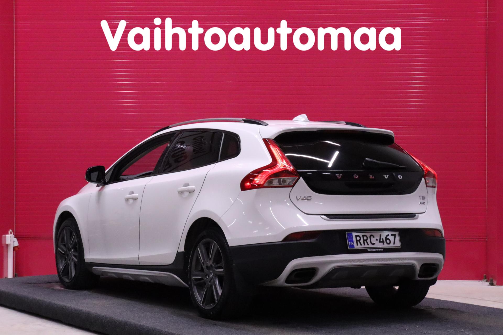 VOLVO V40 Cross Country 2013