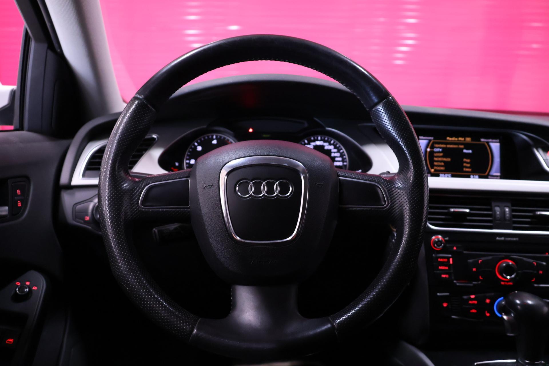 AUDI A4 2011