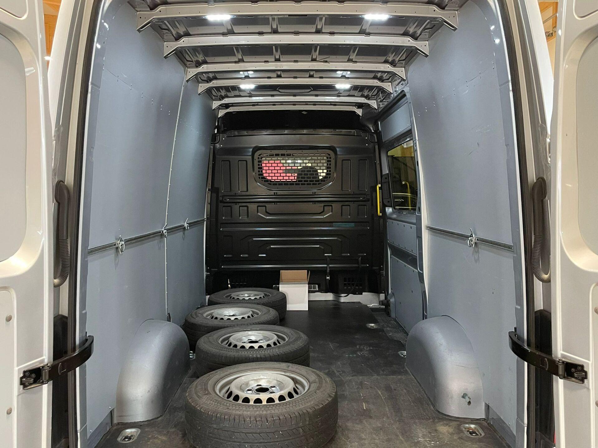 VOLKSWAGEN Crafter 2020