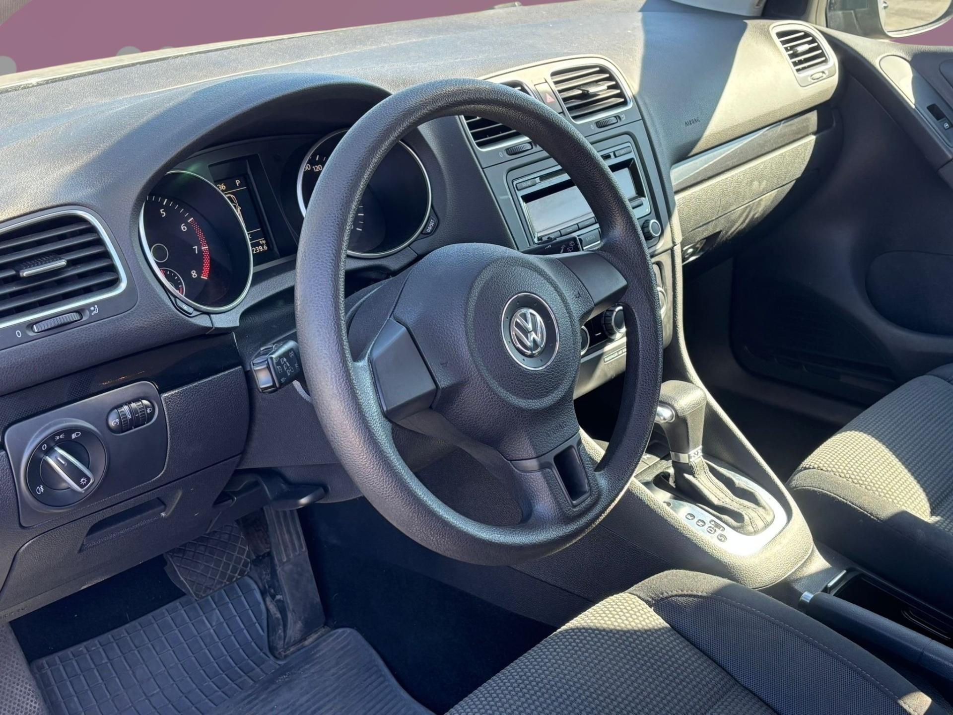 VOLKSWAGEN Golf 2010