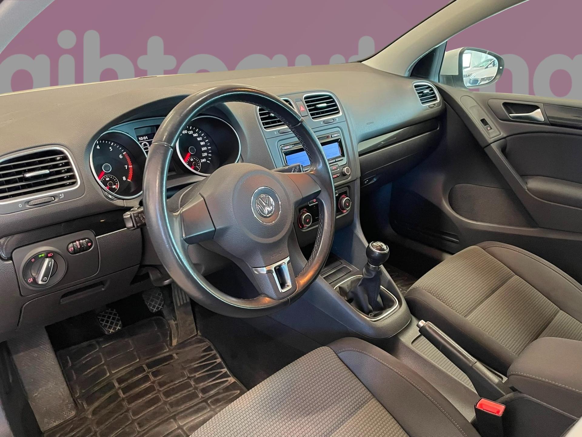 VOLKSWAGEN Golf 2011
