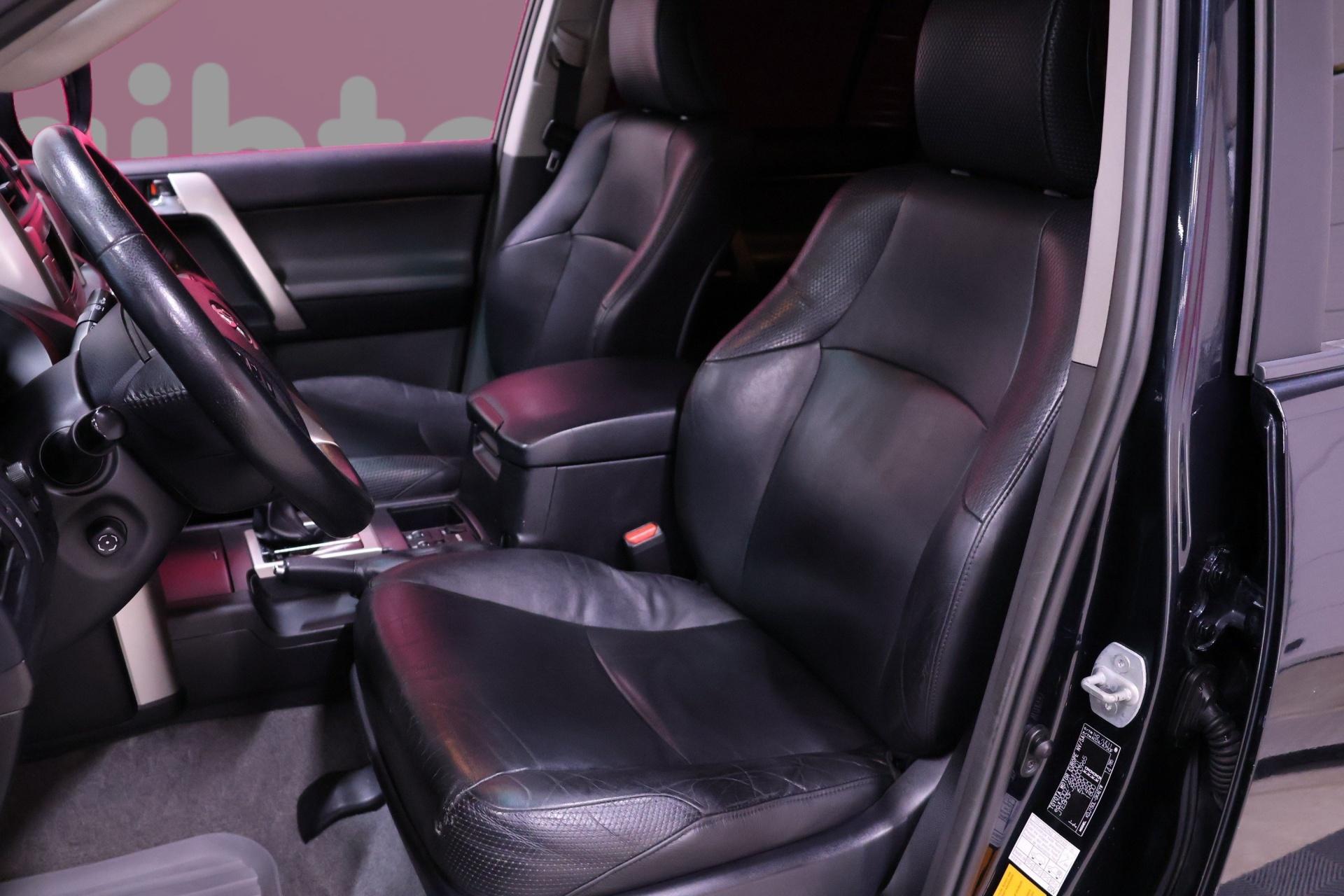 TOYOTA Land Cruiser 2010