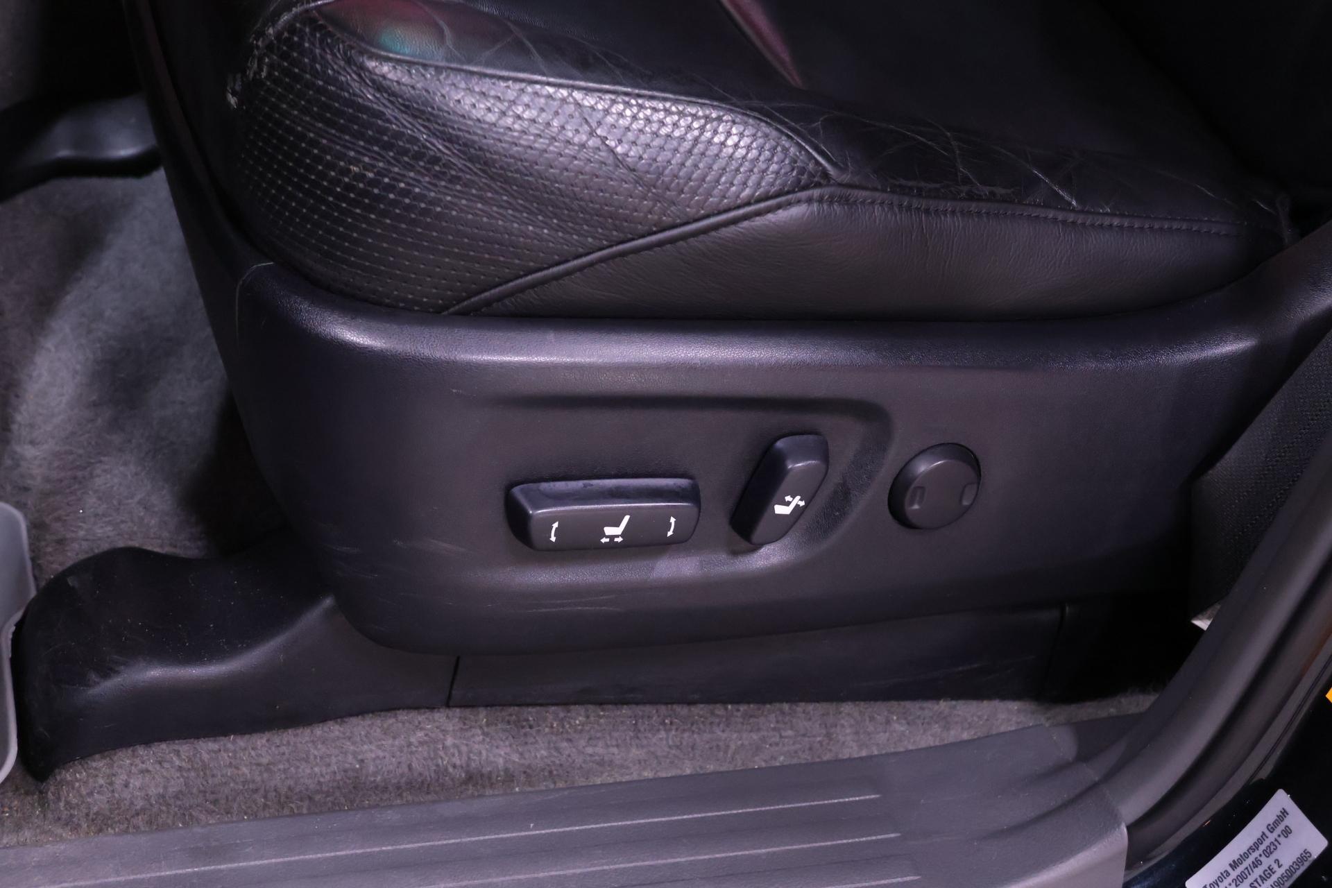 TOYOTA Land Cruiser 2010