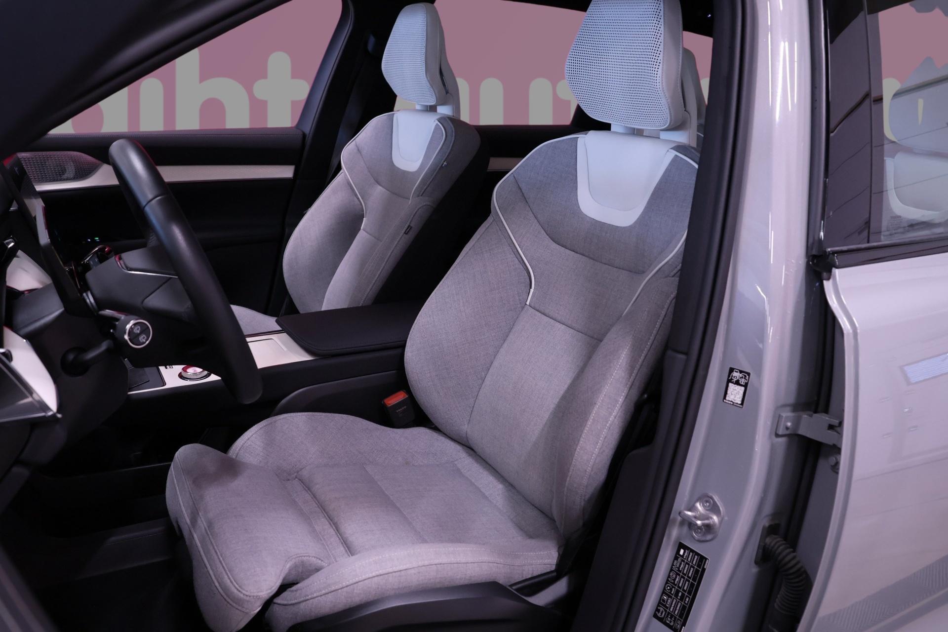 VOLVO EX90 11