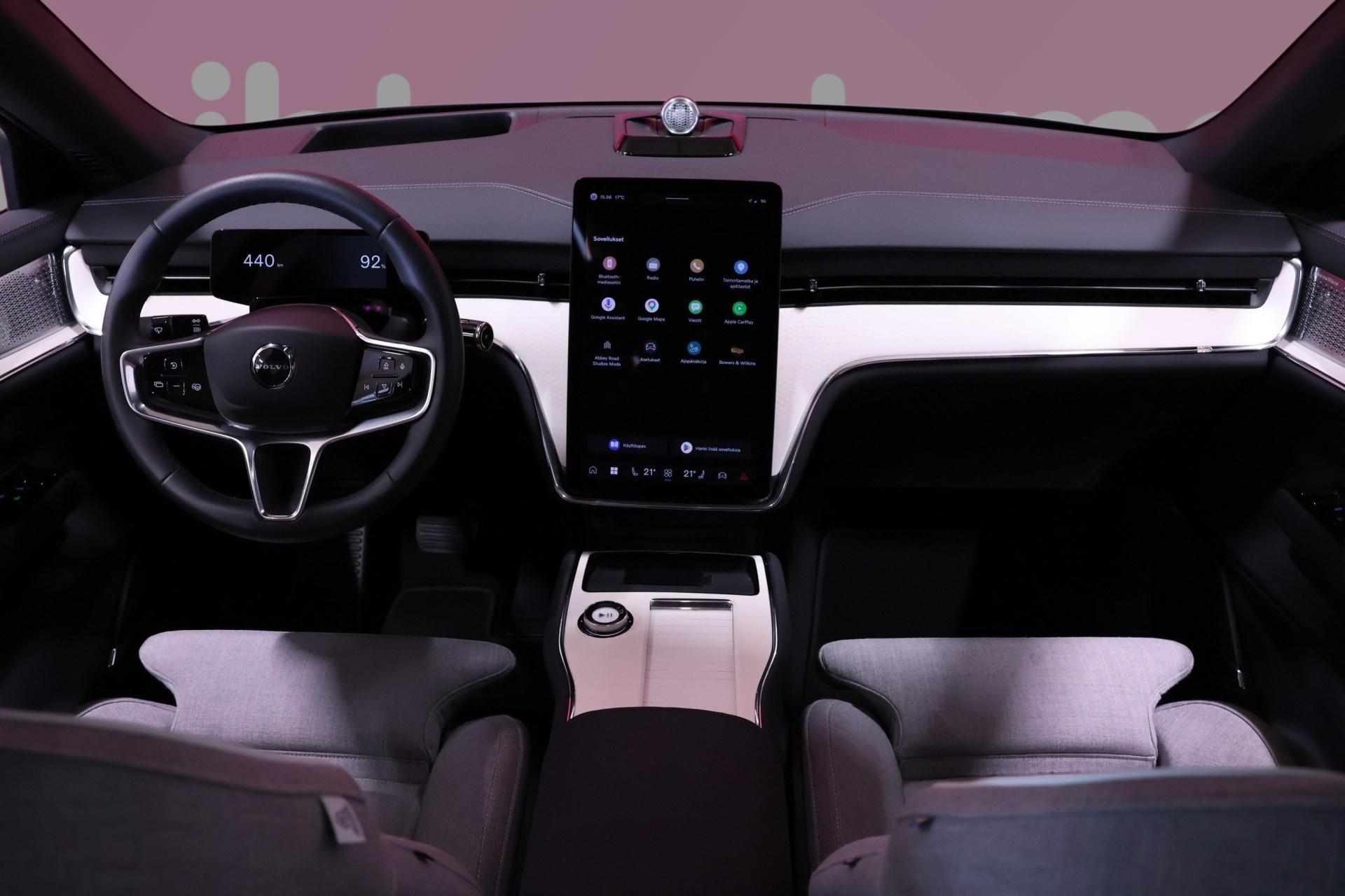 VOLVO EX90 14